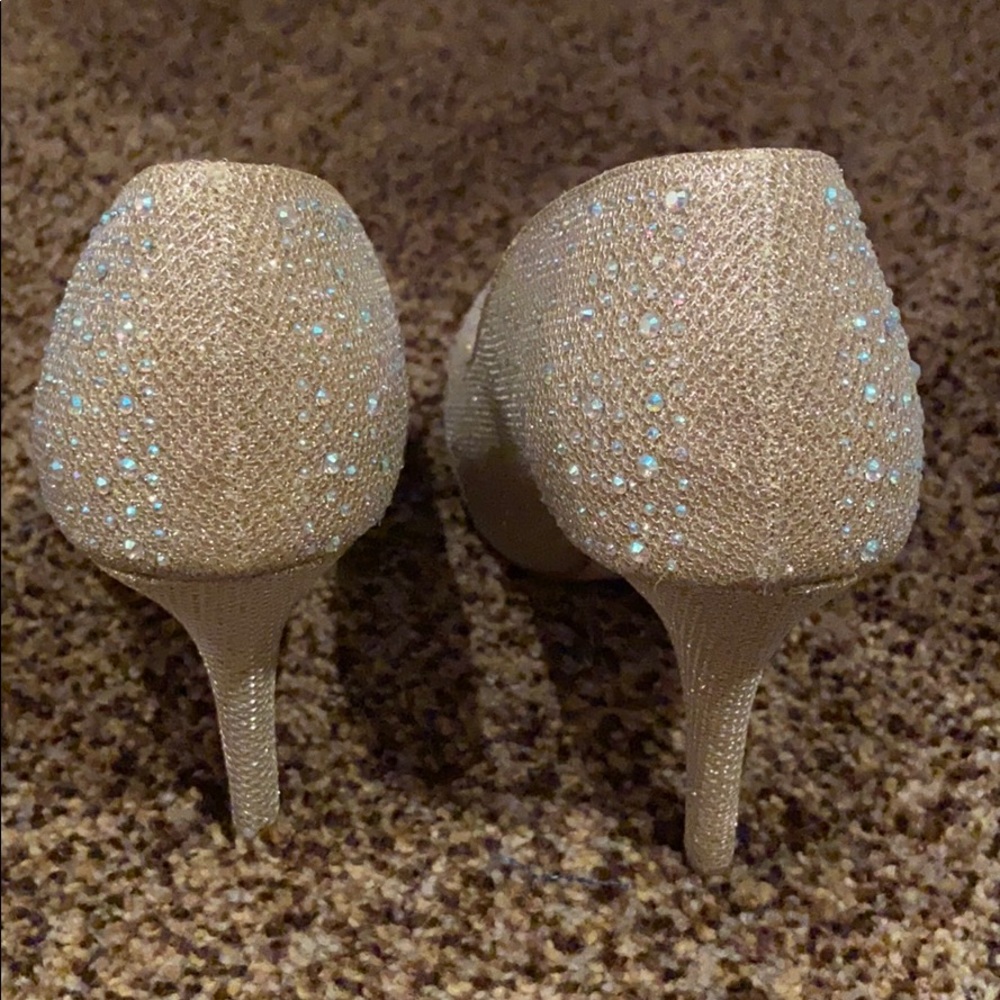High Heels - Picture 3 of 6